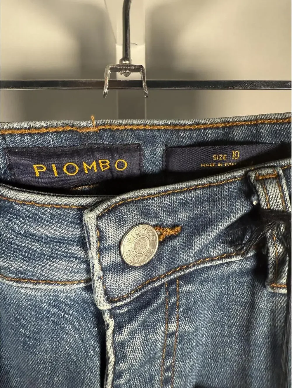 NWT PIOMBO Women's Blue Wash Denim Pants Size 10 - Picture 4 of 5